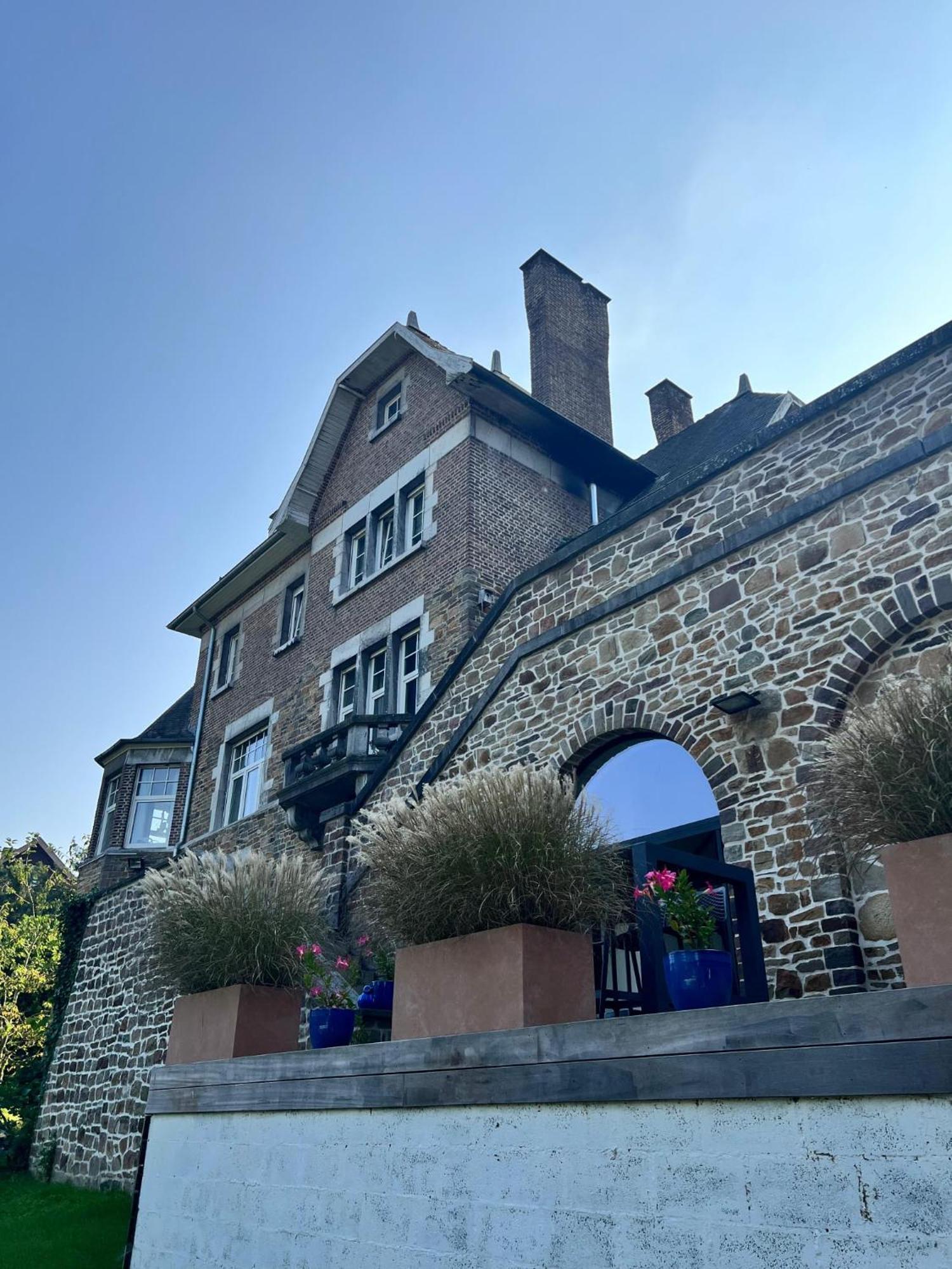 Le Castel Mosan Apartamento Namur Exterior foto